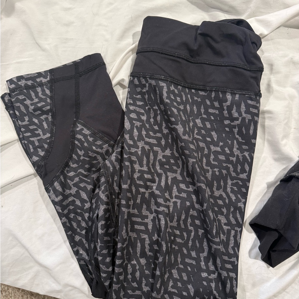 Lululemon Black and Gray Patterned Leggings